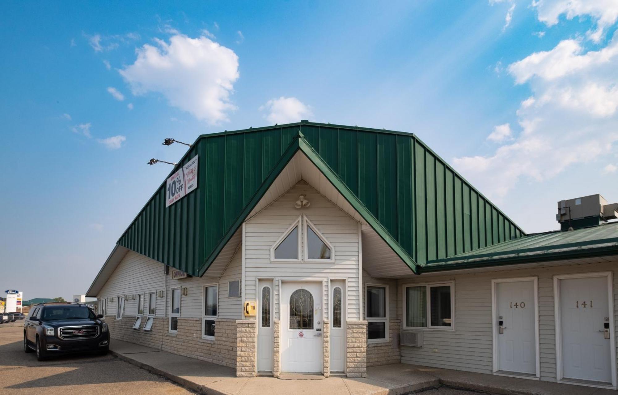 Perfect Inns & Suites Weyburn Extérieur photo