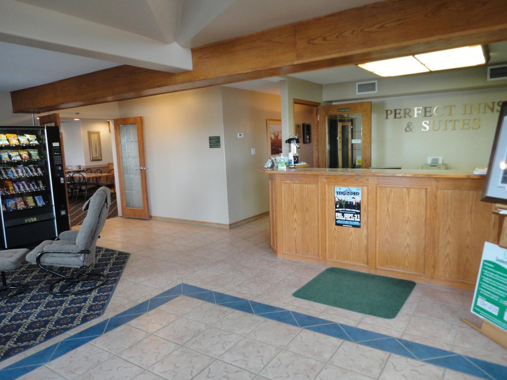 Perfect Inns & Suites Weyburn Extérieur photo